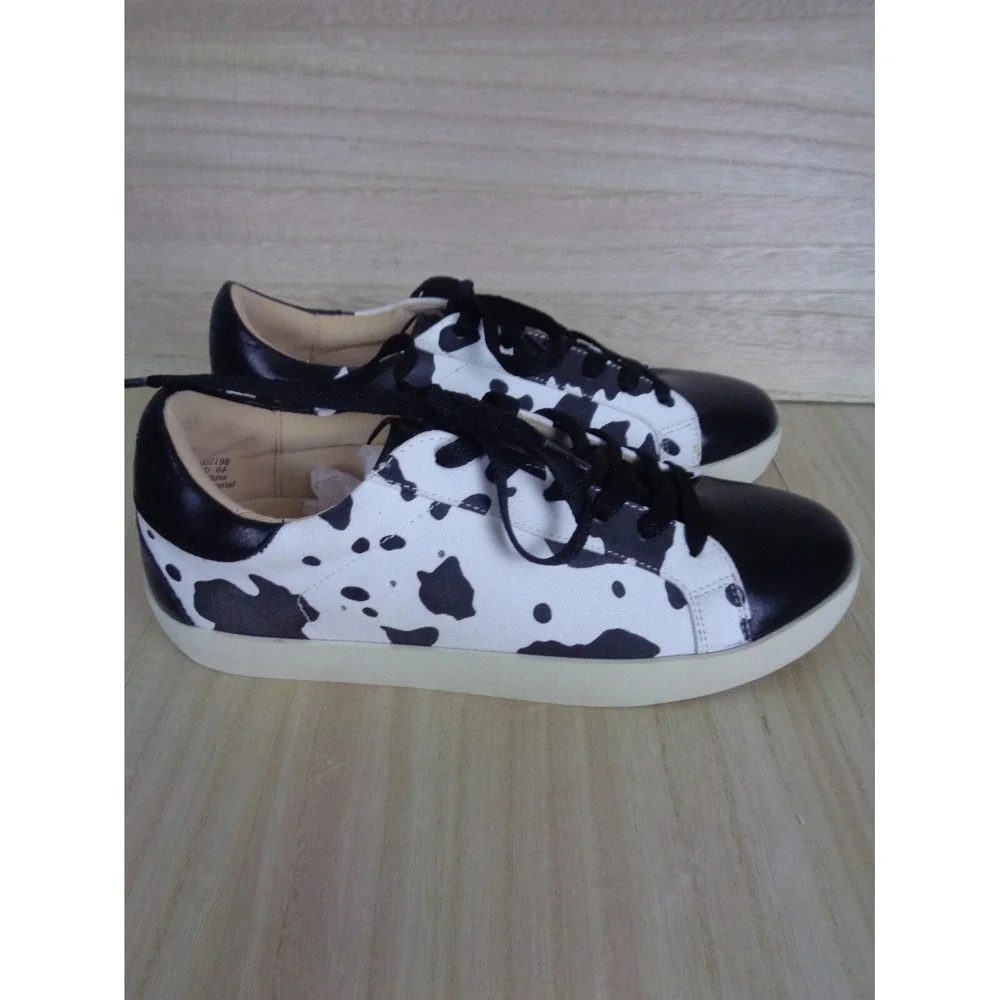 Journee Collection‎ Erica Comfort Womens Sneakers Cowhide Print Womens 6.5 Wide